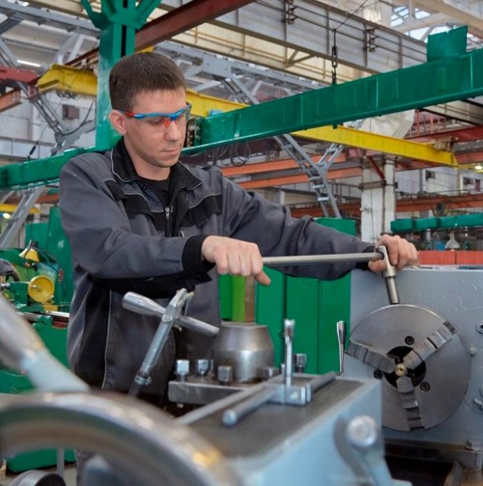 Брянский автомобильный завод осваивает новые технологии и сокращает потери на производстве