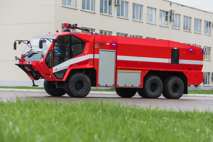 Брянский автомобильный завод представил на Форуме «Армия-2022» пожарный аэродромный автомобиль